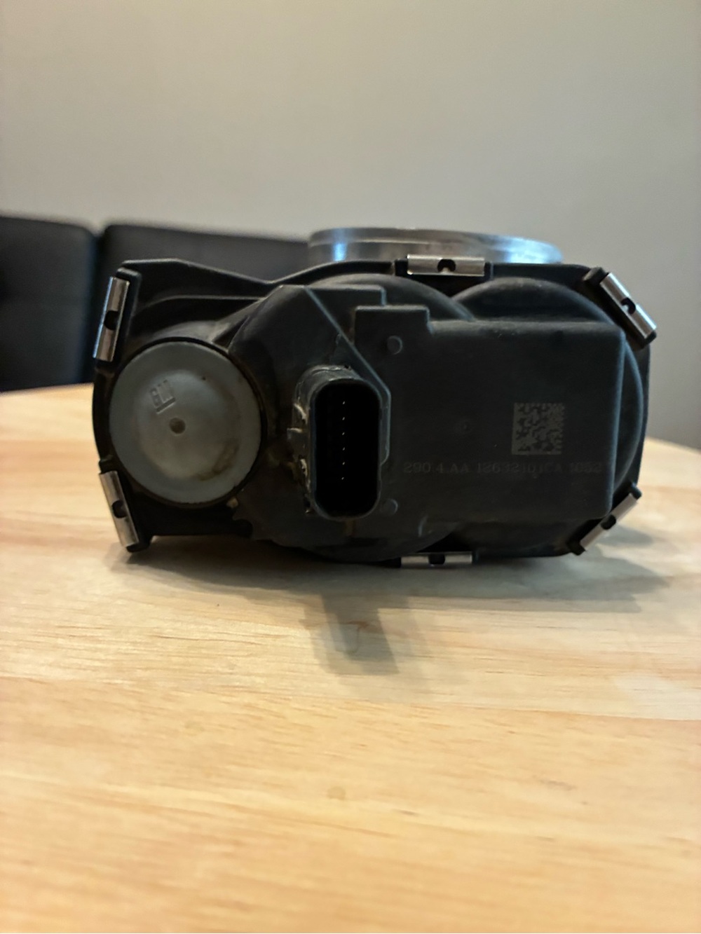 High-Flow Silver Throttle Body for Car Engine Intake - Picture 5 of 6